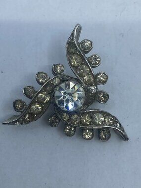 Vtg silver tone rhinestone bridal wedding brooch
